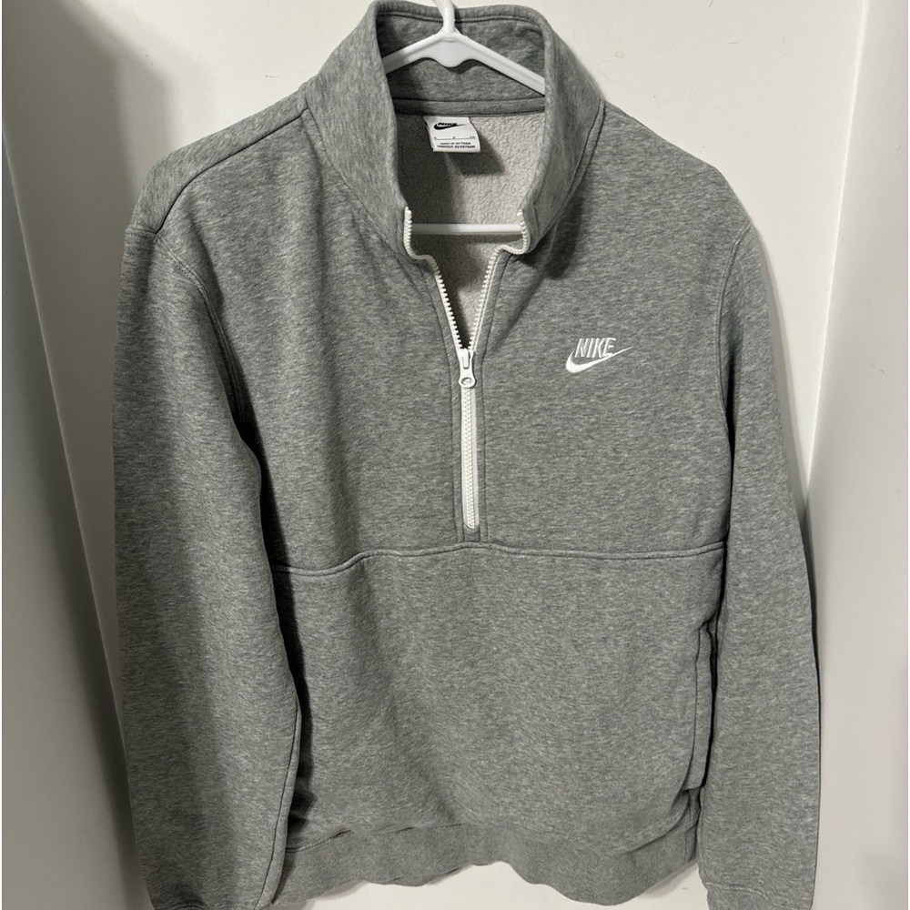 Nike Half Zip Sweatshirt Men’s Size smallGray Heather 80% Cotton 20% Polyester